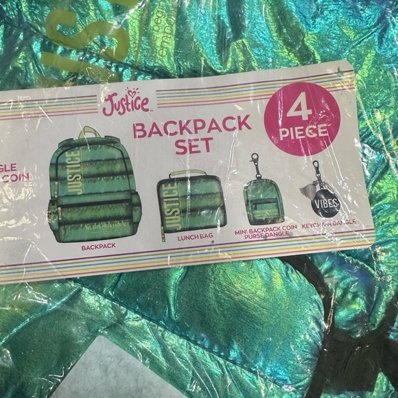 NWT Justice Girl 17 Laptop Backpack 4 piece Set BACKPACK LUNCH BAG KEYCHAIN MINI - Picture 3 of 12